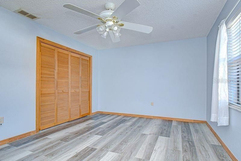 Active With Contract: $299,900 (3 beds, 2 baths, 1541 Square Feet)