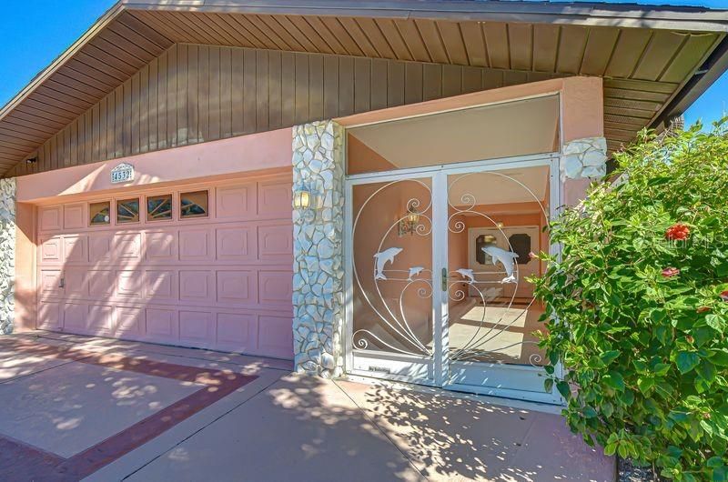 Active With Contract: $299,900 (3 beds, 2 baths, 1541 Square Feet)