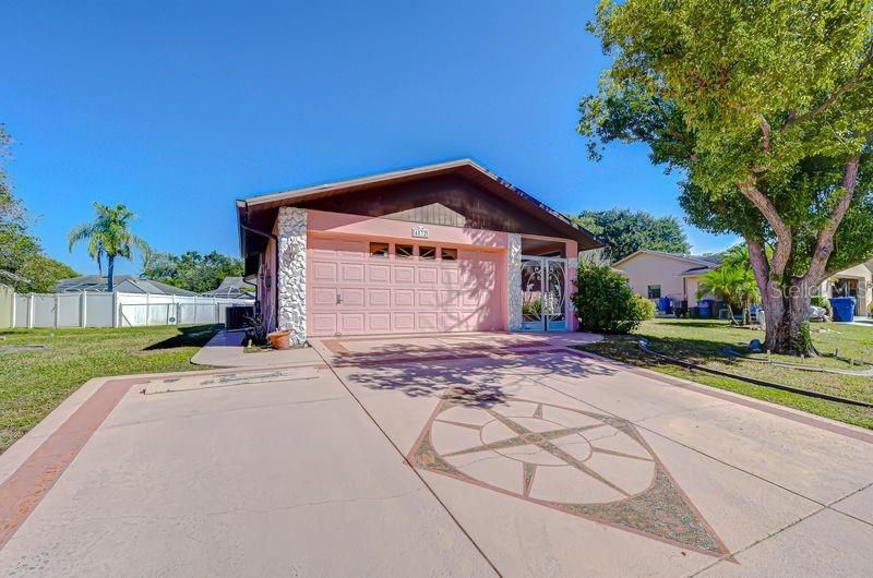 Active With Contract: $299,900 (3 beds, 2 baths, 1541 Square Feet)