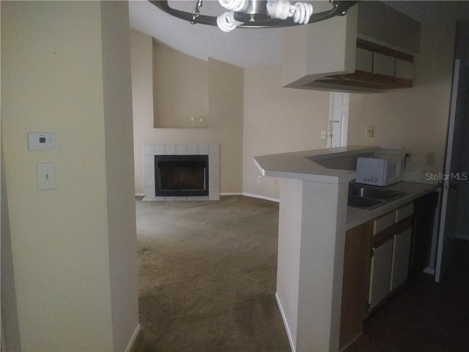 For Rent: $1,250 (1 beds, 1 baths, 662 Square Feet)