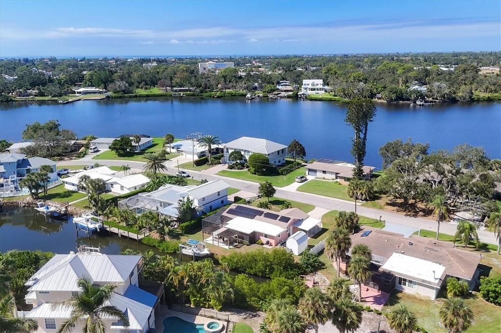 For Sale: $449,900 (2 beds, 2 baths, 1260 Square Feet)