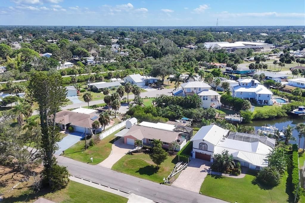 For Sale: $449,900 (2 beds, 2 baths, 1260 Square Feet)