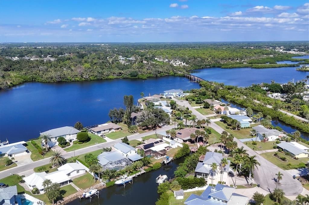 For Sale: $449,900 (2 beds, 2 baths, 1260 Square Feet)