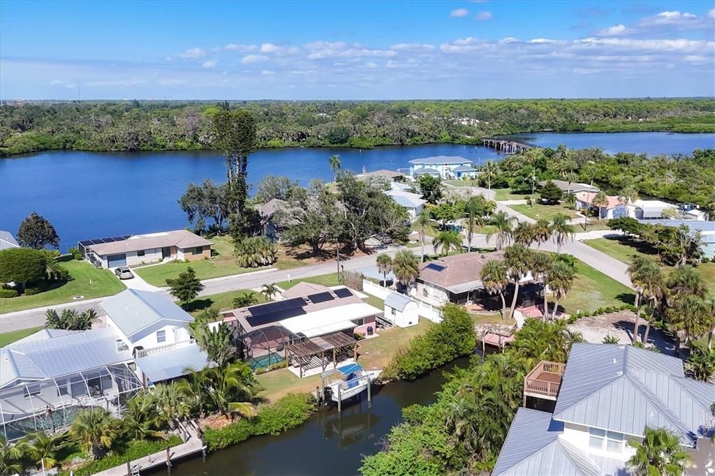 For Sale: $449,900 (2 beds, 2 baths, 1260 Square Feet)