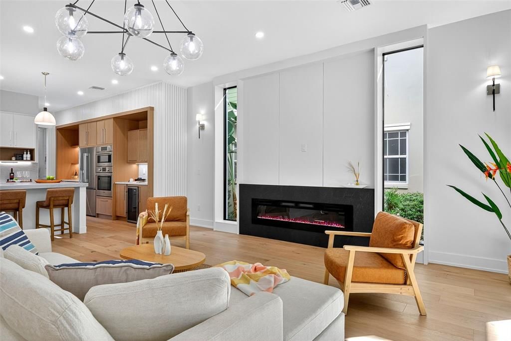 合同活跃: $1,895,000 (4 贝兹, 3 浴室, 3059 平方英尺)