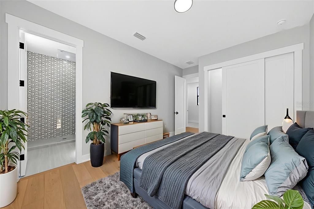 合同活跃: $1,895,000 (4 贝兹, 3 浴室, 3059 平方英尺)