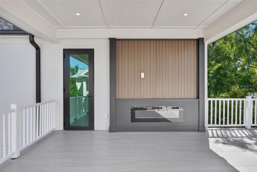 合同活跃: $1,895,000 (4 贝兹, 3 浴室, 3059 平方英尺)