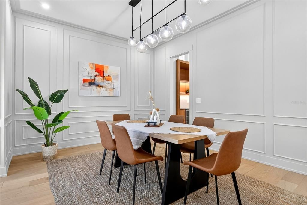 合同活跃: $1,895,000 (4 贝兹, 3 浴室, 3059 平方英尺)