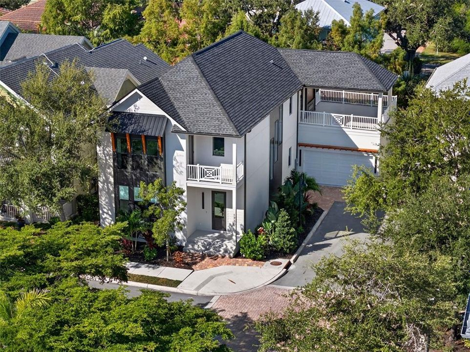 合同活跃: $1,895,000 (4 贝兹, 3 浴室, 3059 平方英尺)