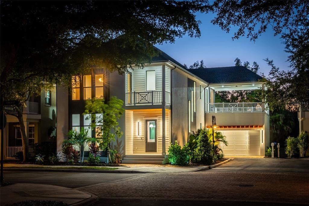 合同活跃: $1,895,000 (4 贝兹, 3 浴室, 3059 平方英尺)