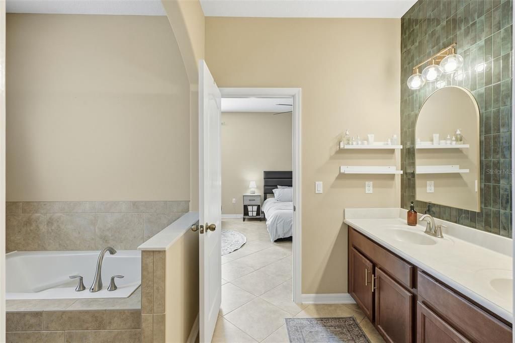 For Sale: $479,000 (4 beds, 2 baths, 2112 Square Feet)