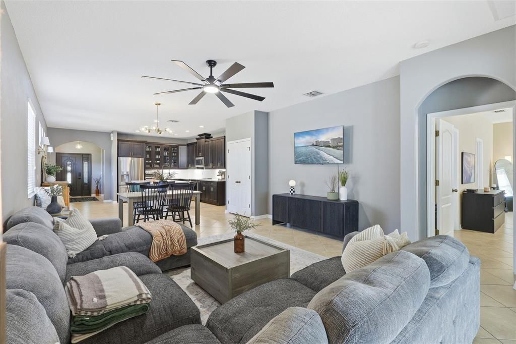 For Sale: $479,000 (4 beds, 2 baths, 2112 Square Feet)