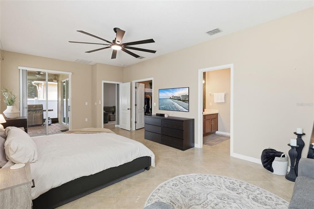 For Sale: $479,000 (4 beds, 2 baths, 2112 Square Feet)