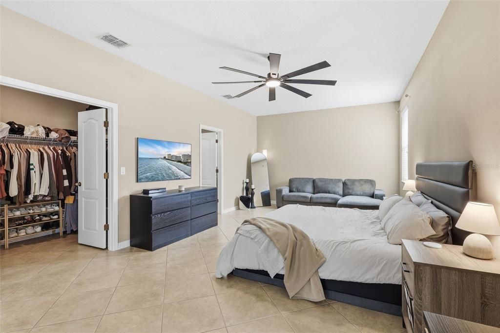 For Sale: $479,000 (4 beds, 2 baths, 2112 Square Feet)