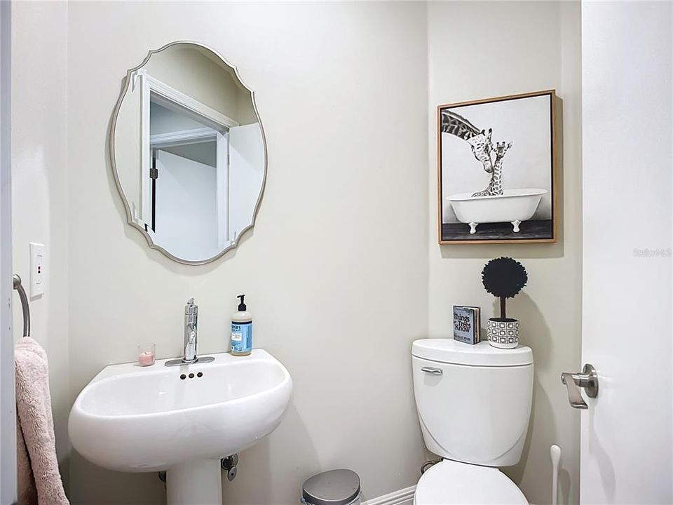 待售: $2,485,000 (3 贝兹, 3 浴室, 2570 平方英尺)