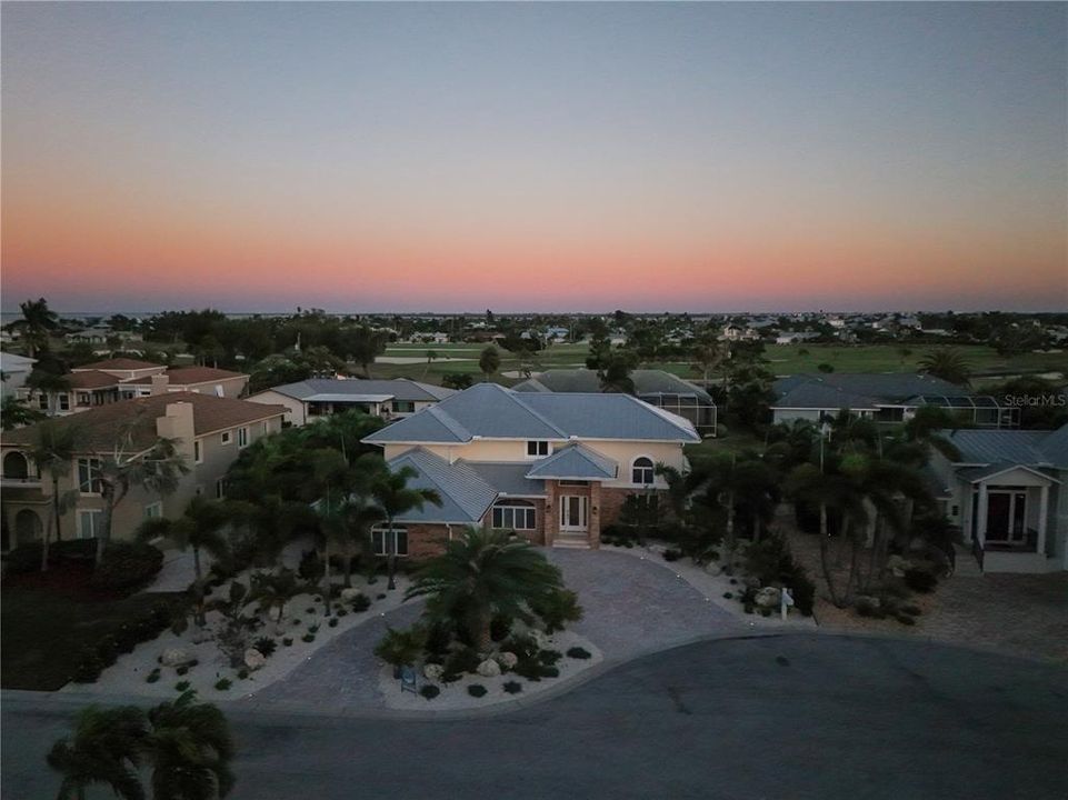 待售: $2,485,000 (3 贝兹, 3 浴室, 2570 平方英尺)