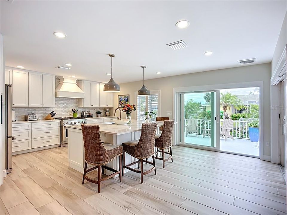 待售: $2,485,000 (3 贝兹, 3 浴室, 2570 平方英尺)