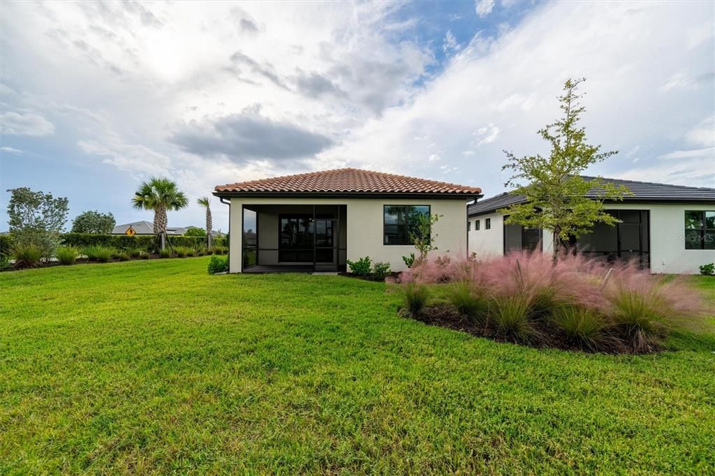 Active With Contract: $299,900 (2 beds, 2 baths, 1654 Square Feet)