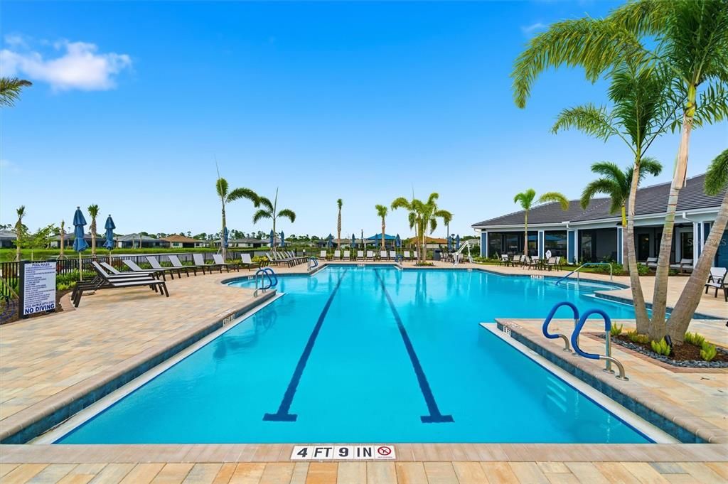 Active With Contract: $299,900 (2 beds, 2 baths, 1654 Square Feet)