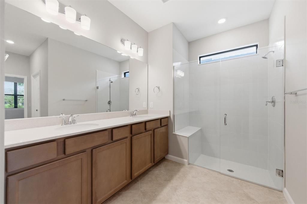 Active With Contract: $299,900 (2 beds, 2 baths, 1654 Square Feet)