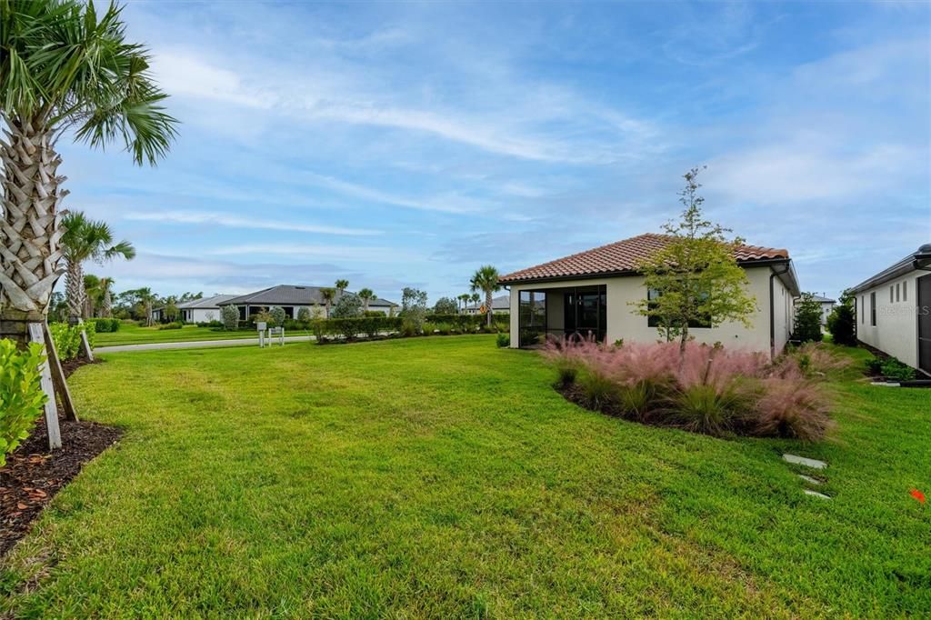 Active With Contract: $299,900 (2 beds, 2 baths, 1654 Square Feet)