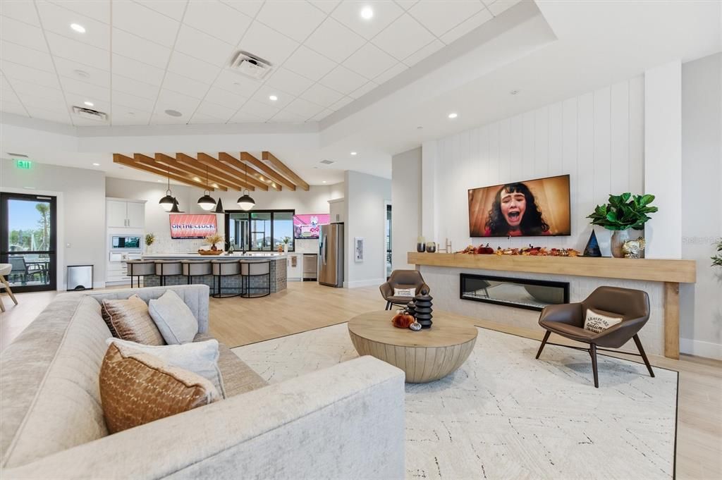 Active With Contract: $299,900 (2 beds, 2 baths, 1654 Square Feet)