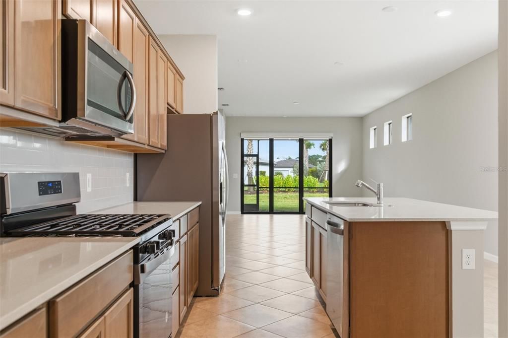 Active With Contract: $299,900 (2 beds, 2 baths, 1654 Square Feet)