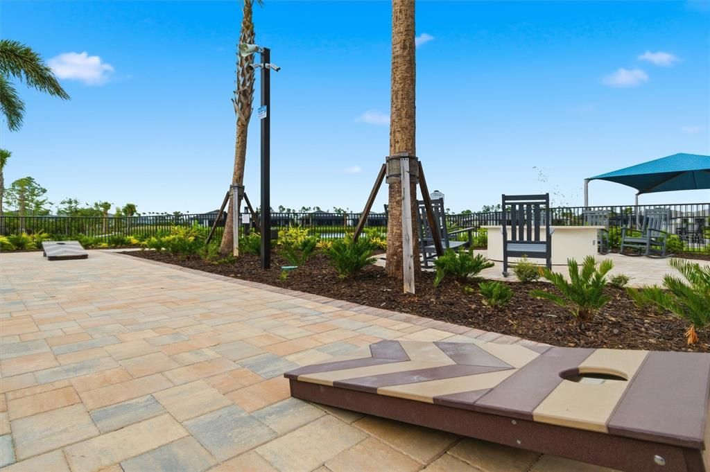 Active With Contract: $299,900 (2 beds, 2 baths, 1654 Square Feet)