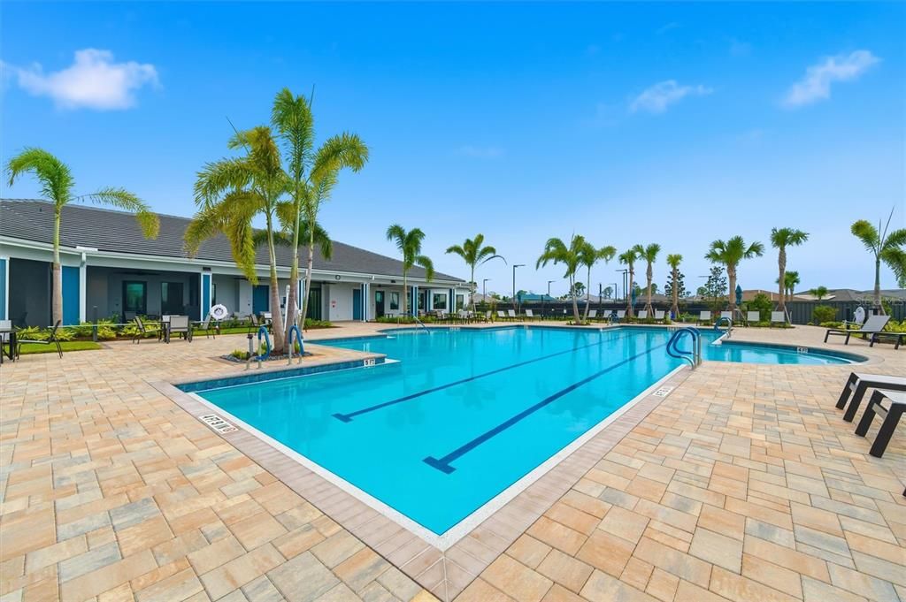 Active With Contract: $299,900 (2 beds, 2 baths, 1654 Square Feet)