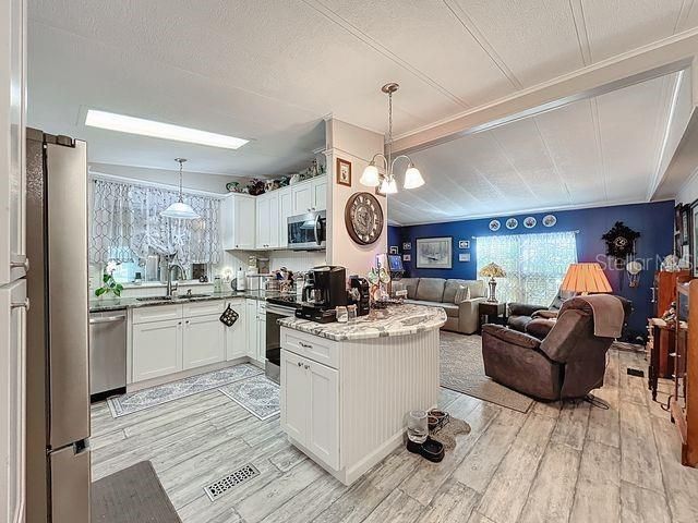 Под контрактом: $194,900 (2 спален, 2 ванн, 1108 Квадратных фут)