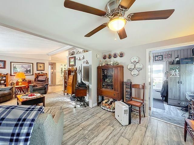 Под контрактом: $194,900 (2 спален, 2 ванн, 1108 Квадратных фут)