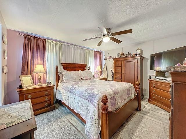 Под контрактом: $194,900 (2 спален, 2 ванн, 1108 Квадратных фут)