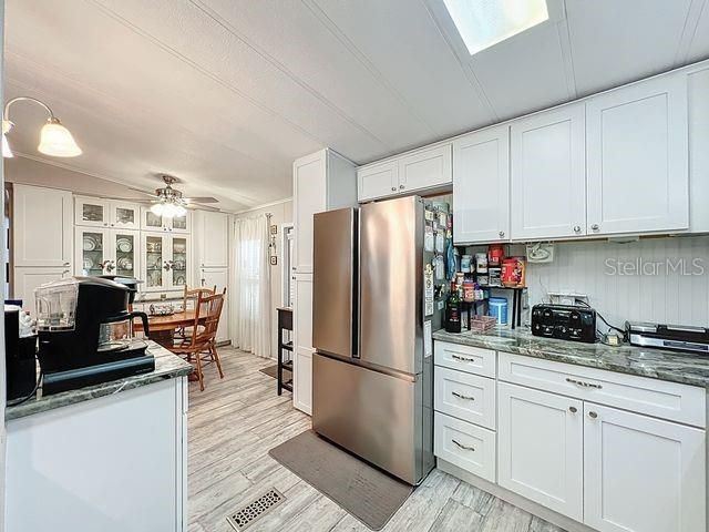 Под контрактом: $194,900 (2 спален, 2 ванн, 1108 Квадратных фут)