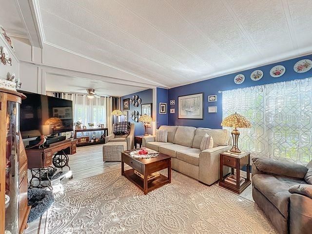 Под контрактом: $194,900 (2 спален, 2 ванн, 1108 Квадратных фут)