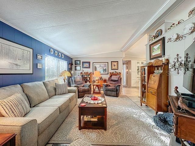 Под контрактом: $194,900 (2 спален, 2 ванн, 1108 Квадратных фут)