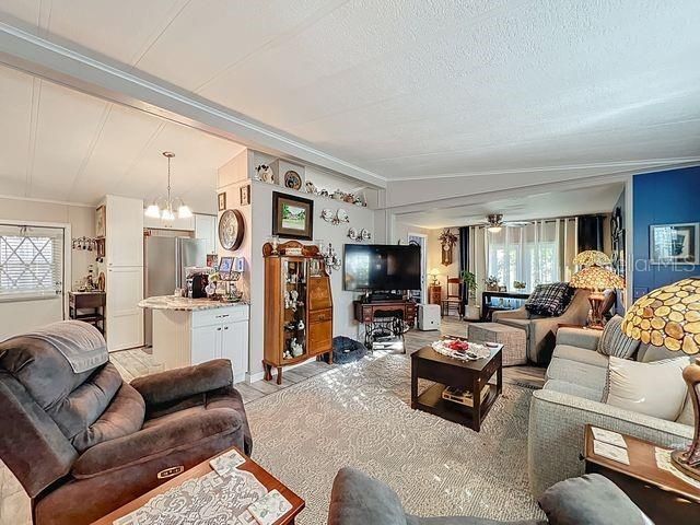 Под контрактом: $194,900 (2 спален, 2 ванн, 1108 Квадратных фут)