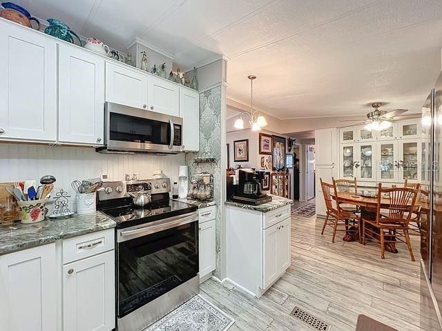 Под контрактом: $194,900 (2 спален, 2 ванн, 1108 Квадратных фут)