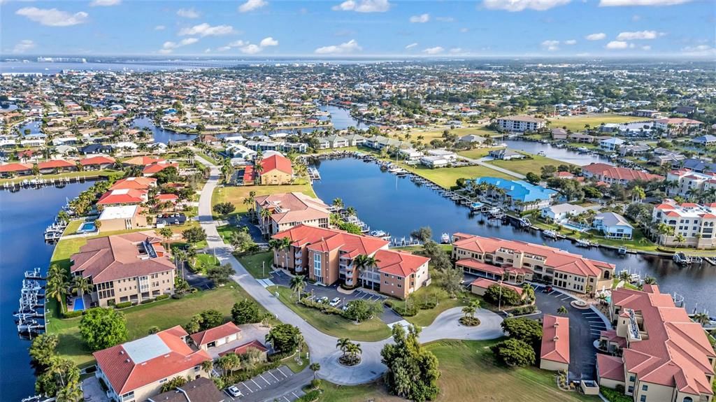 En Venta: $325,000 (2 camas, 2 baños, 1381 Pies cuadrados)