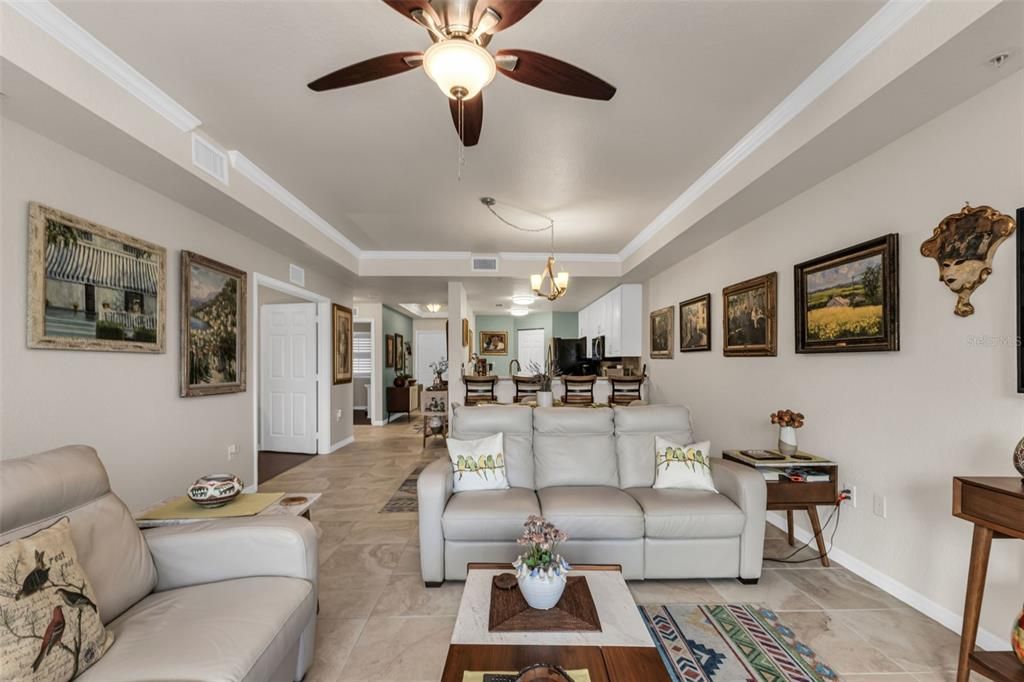 En Venta: $325,000 (2 camas, 2 baños, 1381 Pies cuadrados)