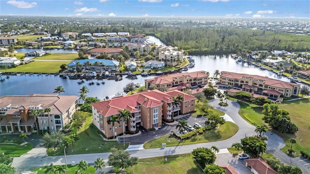 En Venta: $325,000 (2 camas, 2 baños, 1381 Pies cuadrados)