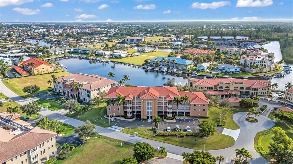 En Venta: $325,000 (2 camas, 2 baños, 1381 Pies cuadrados)