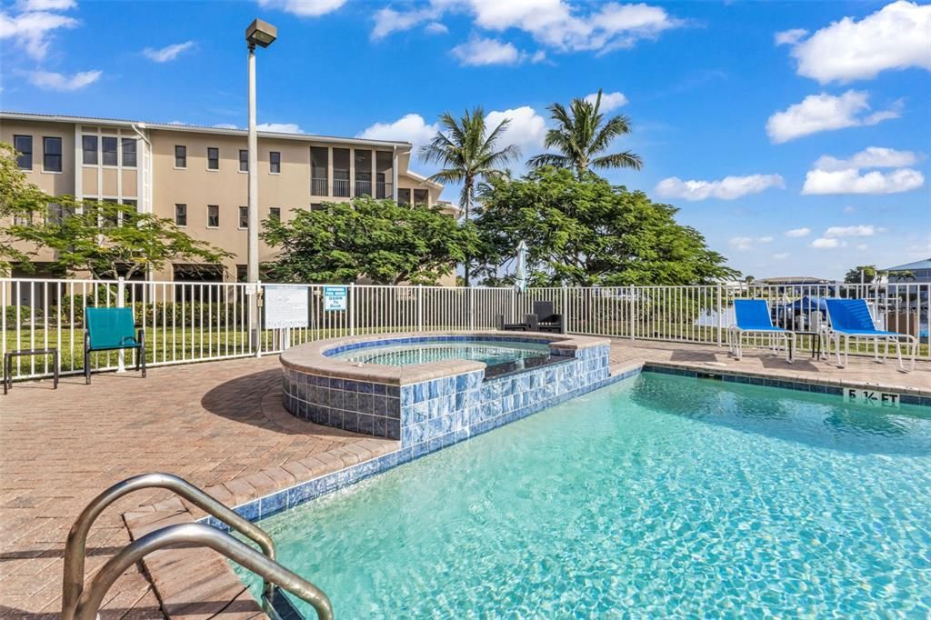 En Venta: $325,000 (2 camas, 2 baños, 1381 Pies cuadrados)