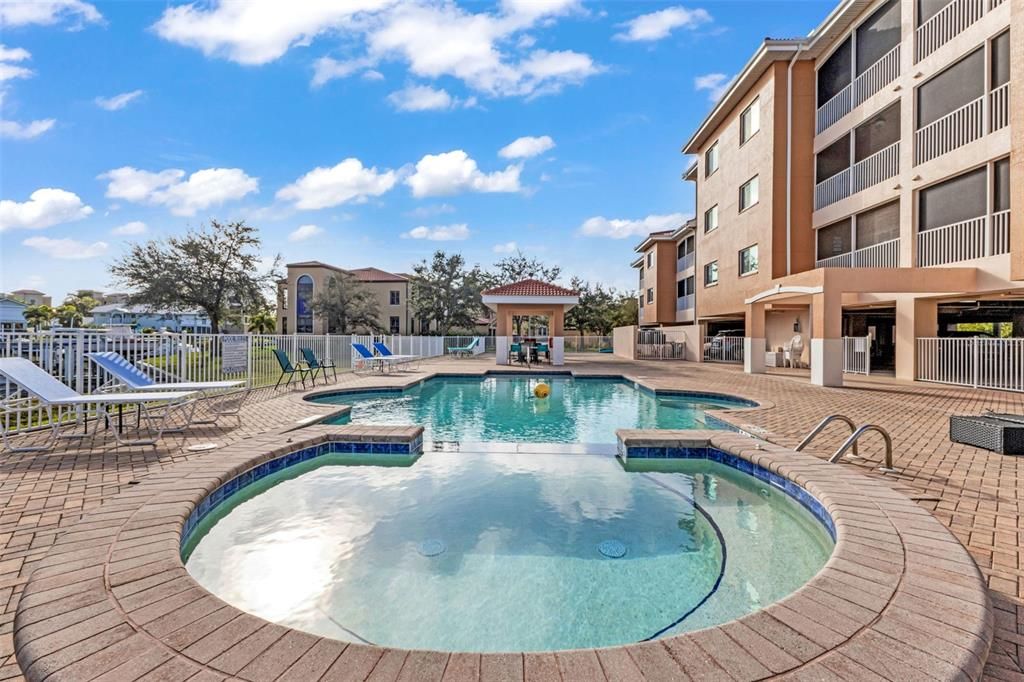 En Venta: $325,000 (2 camas, 2 baños, 1381 Pies cuadrados)