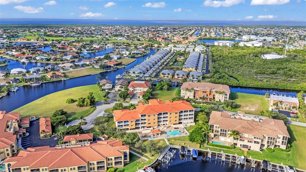 En Venta: $325,000 (2 camas, 2 baños, 1381 Pies cuadrados)