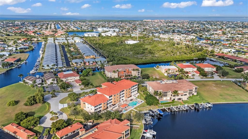 En Venta: $325,000 (2 camas, 2 baños, 1381 Pies cuadrados)