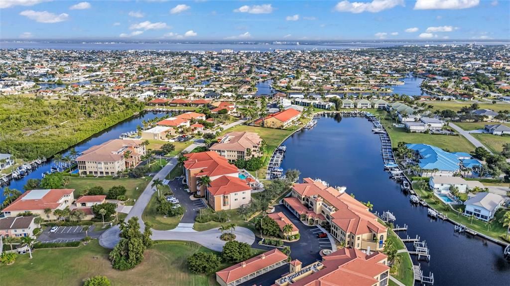 En Venta: $325,000 (2 camas, 2 baños, 1381 Pies cuadrados)