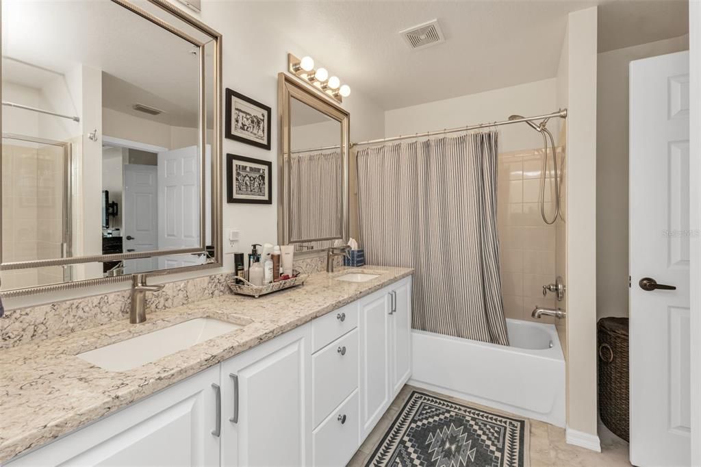 En Venta: $325,000 (2 camas, 2 baños, 1381 Pies cuadrados)