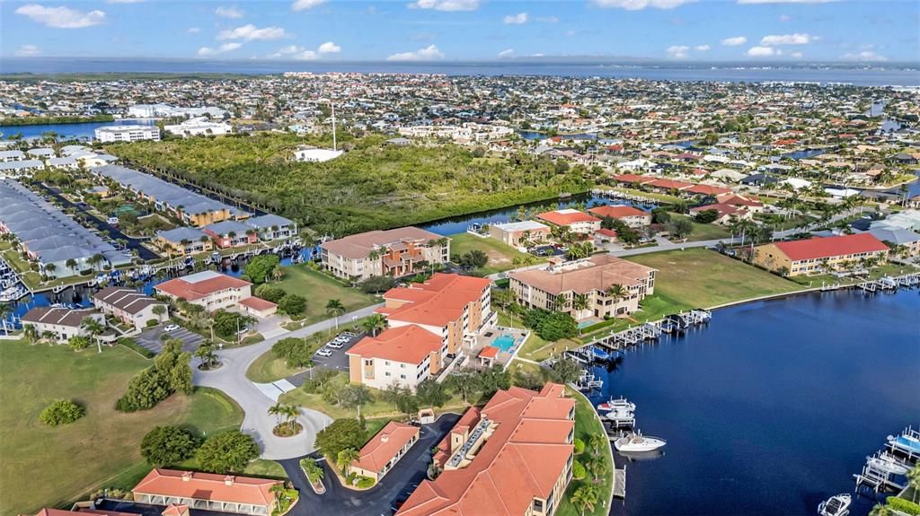 En Venta: $325,000 (2 camas, 2 baños, 1381 Pies cuadrados)