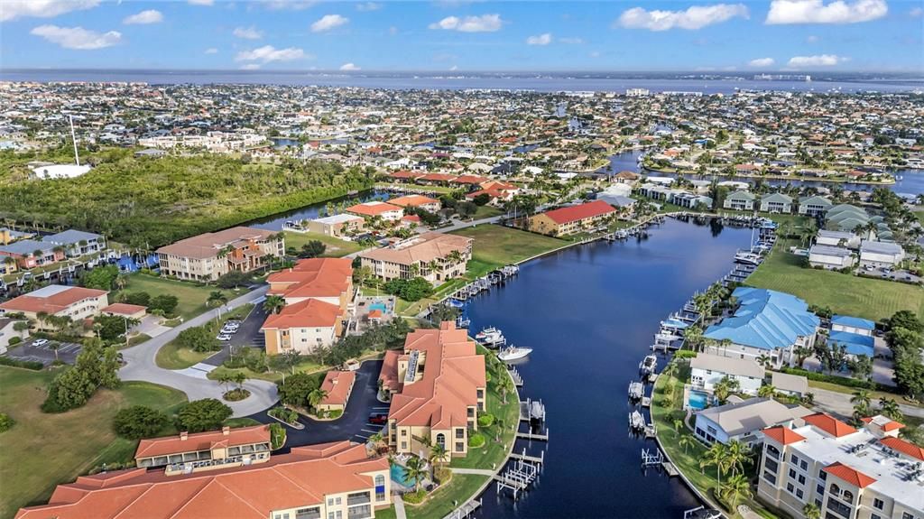 En Venta: $325,000 (2 camas, 2 baños, 1381 Pies cuadrados)