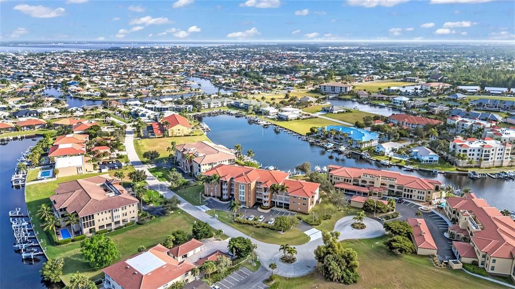 En Venta: $325,000 (2 camas, 2 baños, 1381 Pies cuadrados)